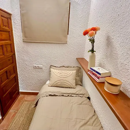 Beachfront In カラ・モレル